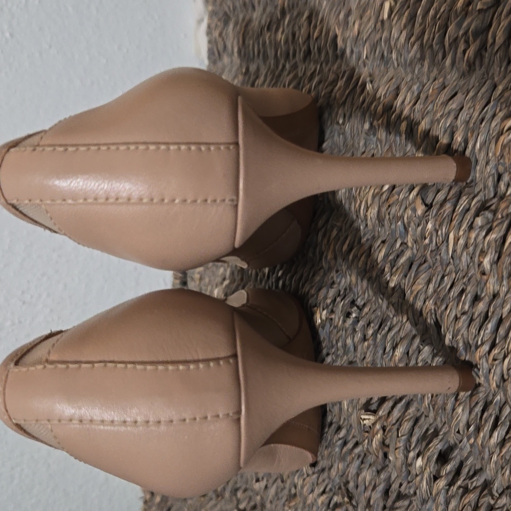 Heels - Picture 4 of 4